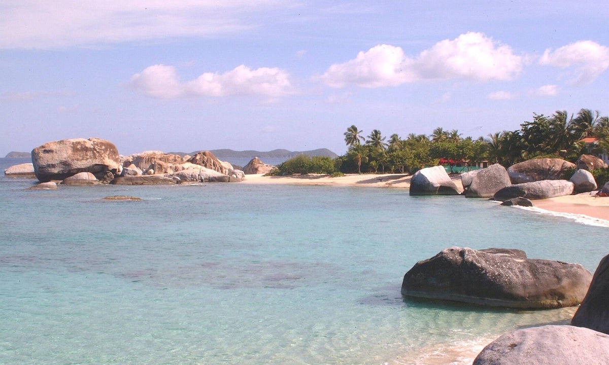 Little Trunk Bay Apartment | 3 Min. Walk to Spring Bay. ~ The Baths Fully AC'd. 1 Bedroom Garden Apartment.