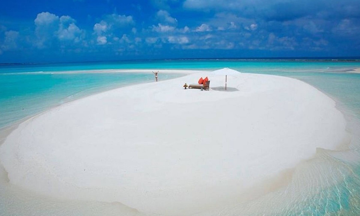 Thulusdhoo Island House | Batuta Maldives Surf View Guesthouse