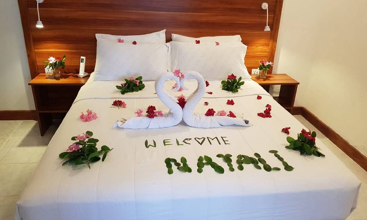 Thulusdhoo Island House | Batuta Maldives Surf View Guesthouse