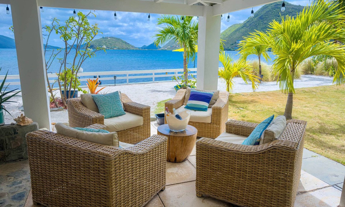 West End House | Beach Stone House