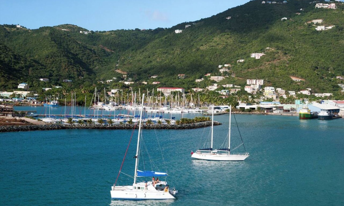 Parham Town Boat Rental | Caribbean Dream: Sun-soaked Sailing Adventure from Tortola, Islas Vírgenes Británicas