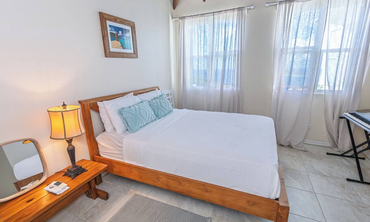 East End House | Hibiscus Villa, a modern 3-bedroom with a private pool and spectacular views