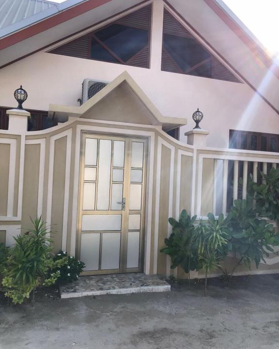 Velidhoo House | IKHFA Guesthouse