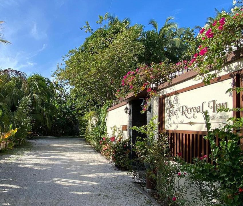 Fuvahmulah Hotel | Isle Royal Inn