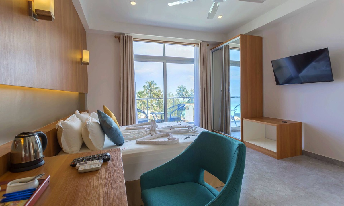 Maafushi Hotel | Kuredhi Beach Inn