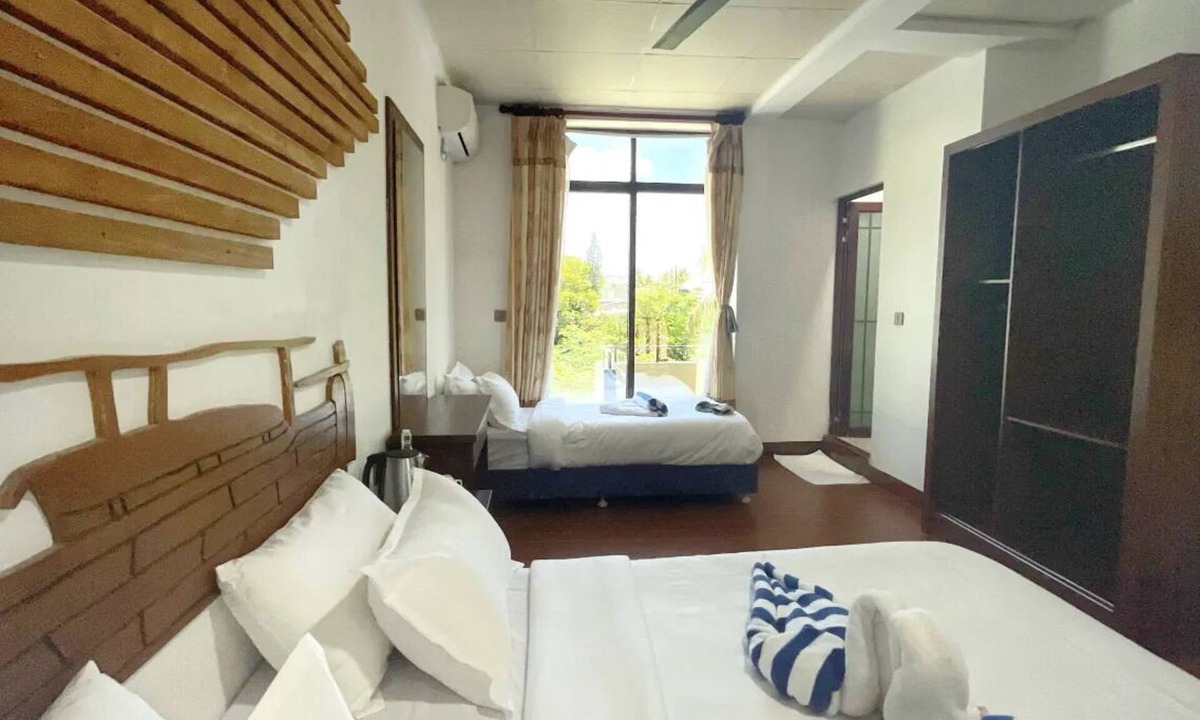 Guraidhoo House | Moonlit Haven