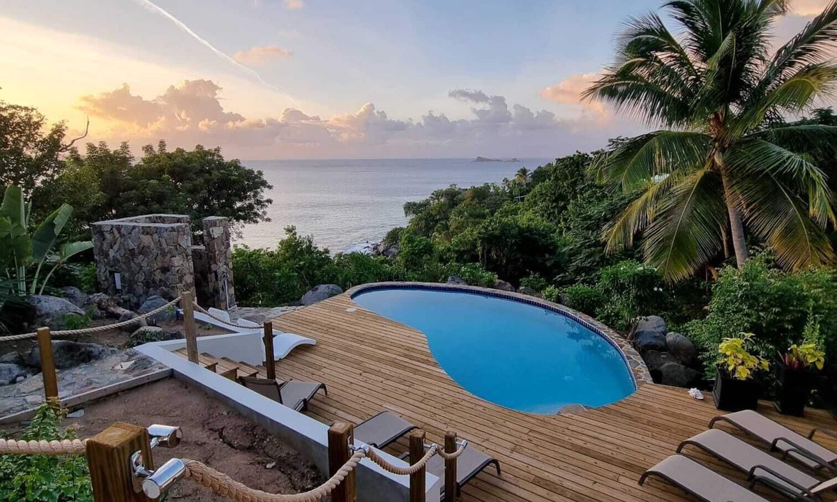 Spanish Town House | Oceanfront Home Private Pool Walk To Beach