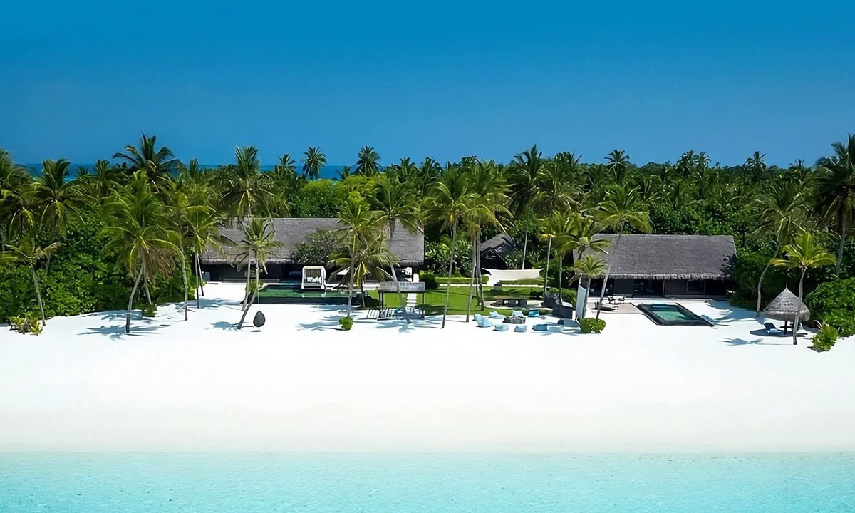 Reethi Rah Apartment | One&Only Reethi Rah, Grand Sunset Residence, Beach View From The Balcony!