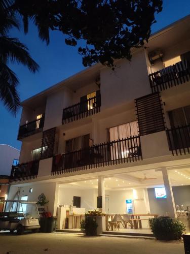 Dhiffushi Hotel | Portia Hotel & Spa - Beachfront