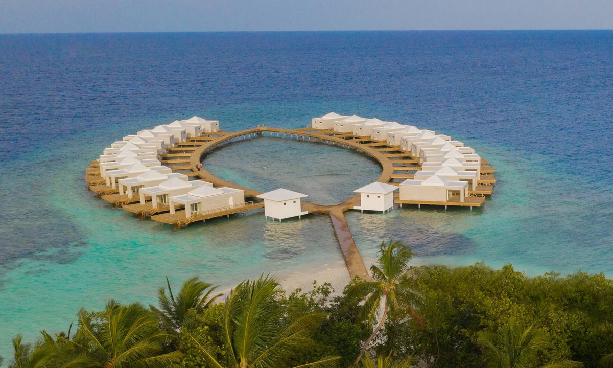 Bathala Island Hotel | Sandies Bathala