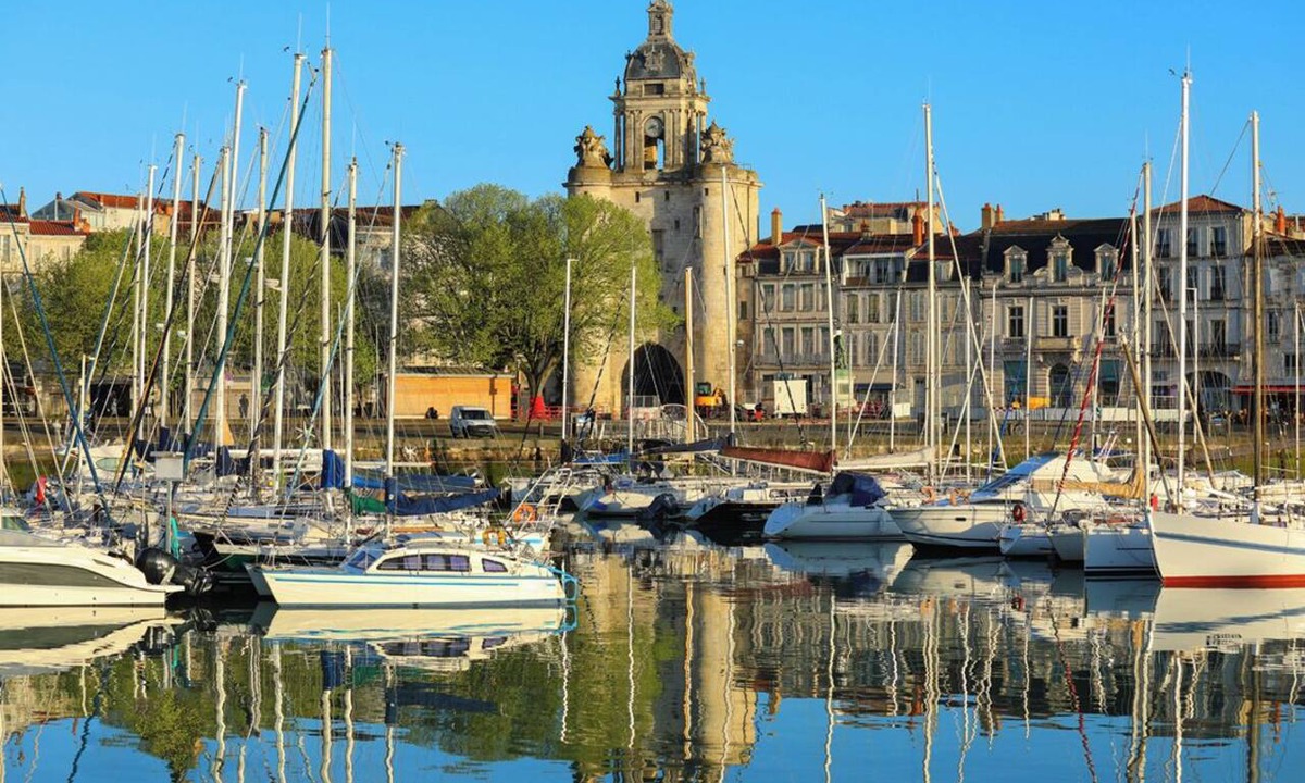 Road Town Boat Rental | Sun-Kissed Sailing Adventure in Antiguo Puerto de La Rochelle