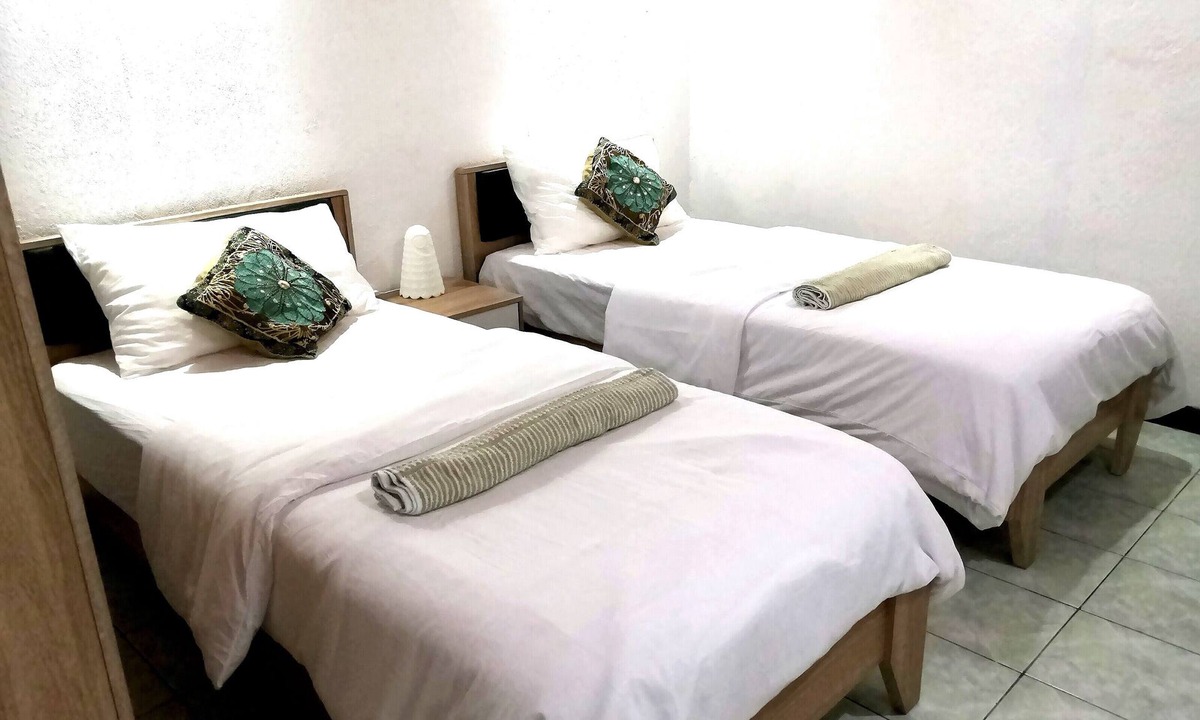 Kanuhuraa House | Surf, chill & relax.
