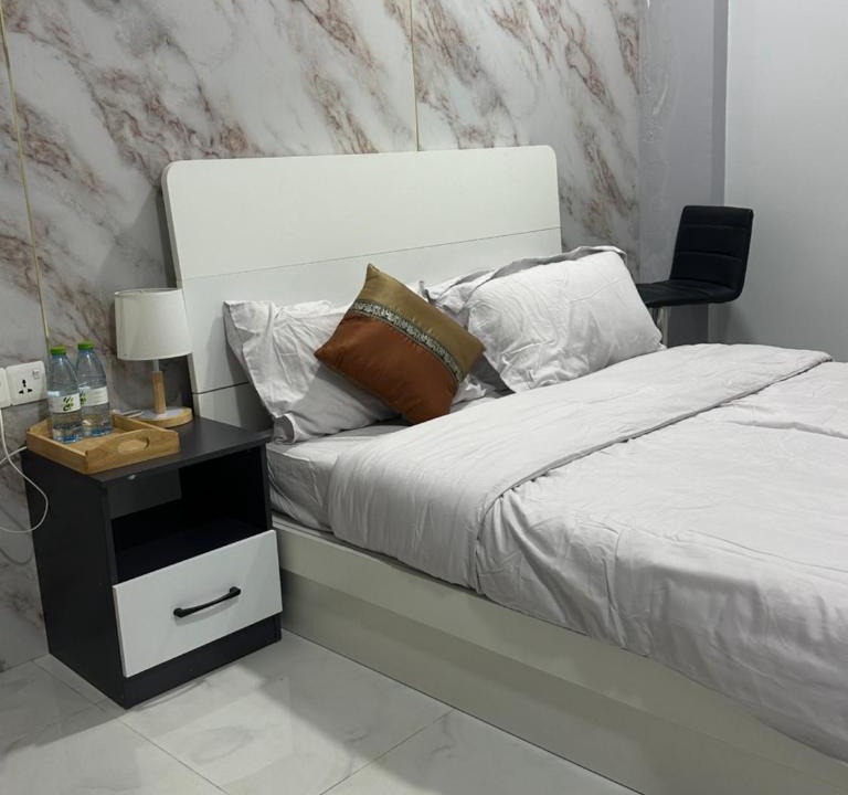 Male House | The friendly stay
