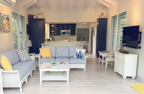 Little Trunk Bay Apartment | 3 Min. Walk to Spring Bay. ~ The Baths Fully AC'd. 1 Bedroom Garden Apartment.