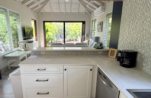 Little Trunk Bay Apartment | 3 Min. Walk to Spring Bay. ~ The Baths Fully AC'd. 1 Bedroom Garden Apartment.