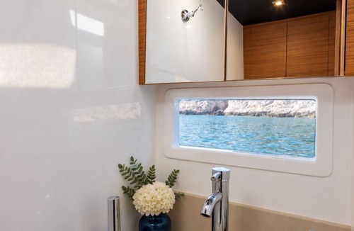 Beef Island Boat Rental | All Inclusive Chartering through the BVI, Private Captain & Chef Sleeps 8 Guests