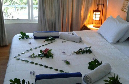 Thulusdhoo Island House | Batuta Maldives Surf View Guesthouse
