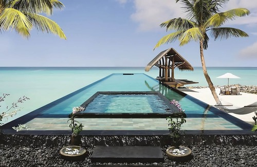 Reethi Rah Hotel | Experience Soothing Moments & Luxury! Balcony w/Sea View, Private Beach