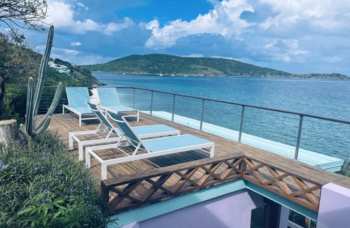 Jost Van Dyke House | Fabulous waterfront villa in JVD with two en-suite air conditioned bedrooms.