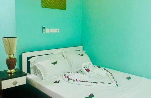 Kaashidhoo House | Happy Feet Inn