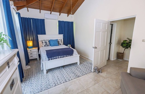 East End House | Hibiscus Villa, a modern 3-bedroom with a private pool and spectacular views