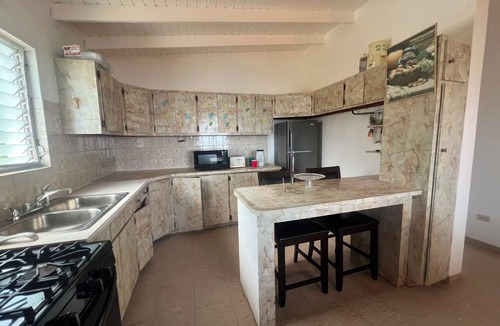 Brewers Bay House | Lovely 3 bedroom house overlooking Brewers Bay can be your home away from home.