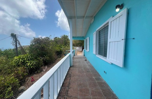 Brewers Bay House | Lovely 3 bedroom house overlooking Brewers Bay can be your home away from home.