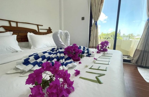 Guraidhoo House | Moonlit Haven