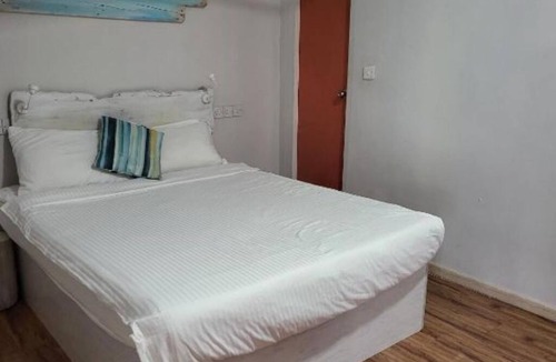 Maafushi Hotel | Ocean Pearl : Deluxe Double Room with balcony