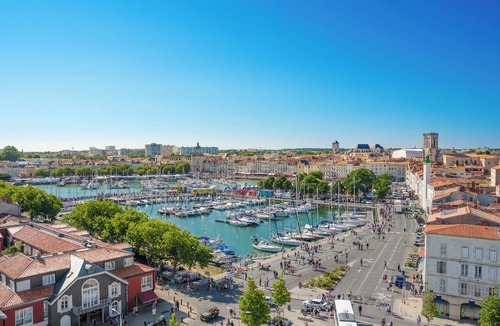 Road Town Boat Rental | Sun-Kissed Sailing Adventure in Antiguo Puerto de La Rochelle