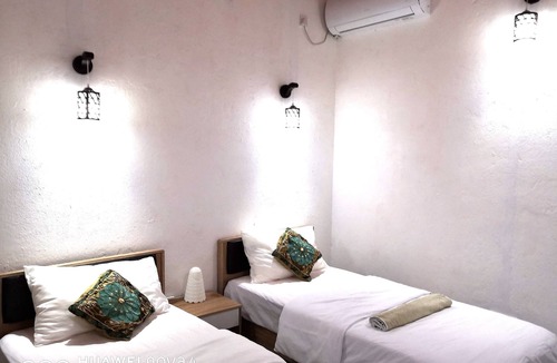 Kanuhuraa House | Surf, chill & relax.