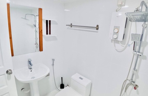 Thulusdhoo Island Hotel | VelaaOlhu - Turtle Hive Thulusdhoo