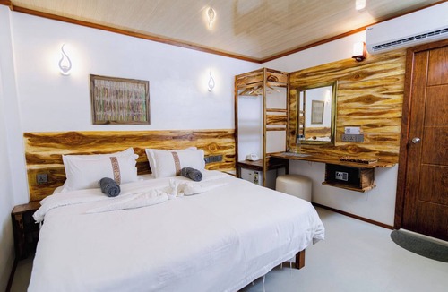 Dhiffushi House | VelaaVani - Turtle Hive Dhiffushi