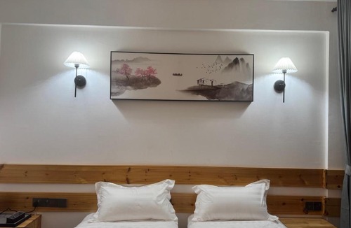 Maamigili Bed & Breakfast | Whaleshark View