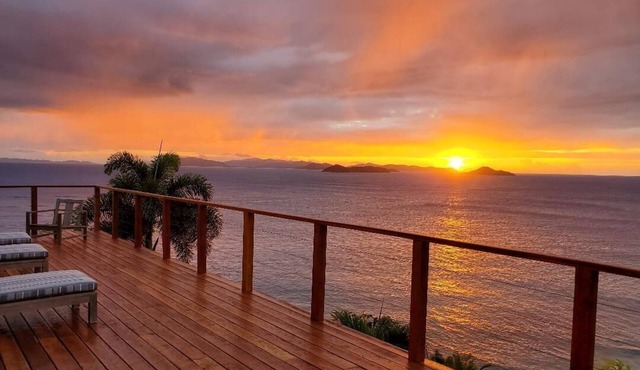 2BR beachside villa with stunning sunset/ocean views from deck and pool in Virgin Gorda
