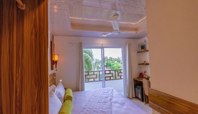 Batuta Maldives Fourson in Thulusdhoo Island