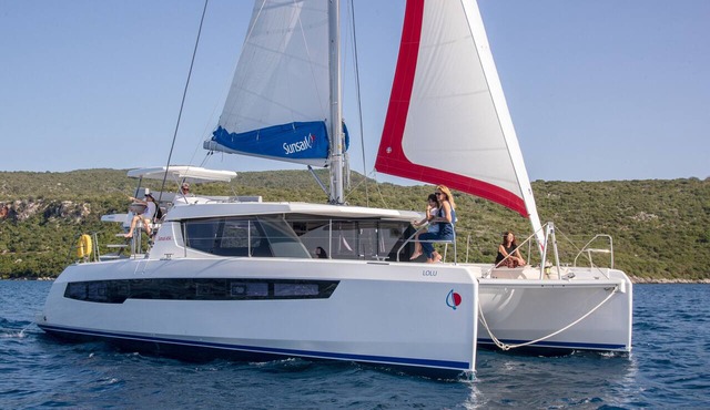 Caribbean Dream: Sun-soaked Sailing Adventure from Tortola, Islas Vírgenes Británicas in Road Town