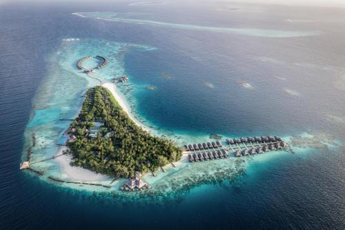 Coco Bodu Hithi - Stay 4 nights or more and enjoy 30 percent off Shared Roundtrip Speedboat, valid for stays until 31st August 2026 in Kudahitty