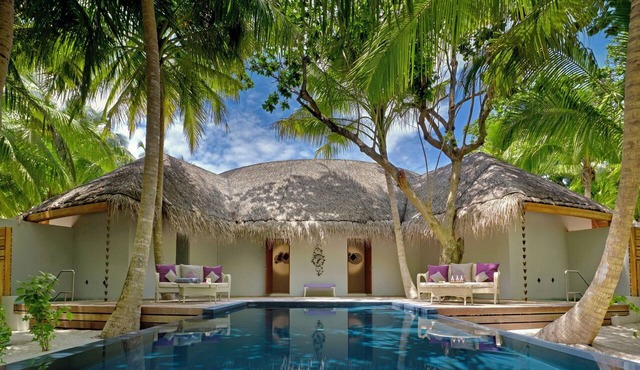 Dusit Thani Maldives in Mudhdhoo