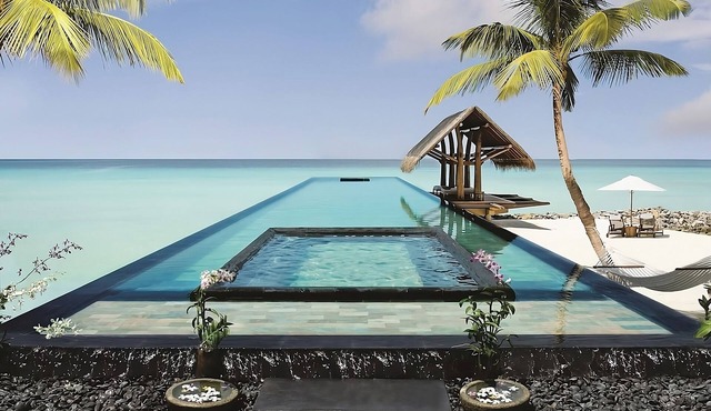 Great Relaxing Overnight Stay! Beach View w/Private Pool and Indoor Spa Tub! in Atoll de Male Nord