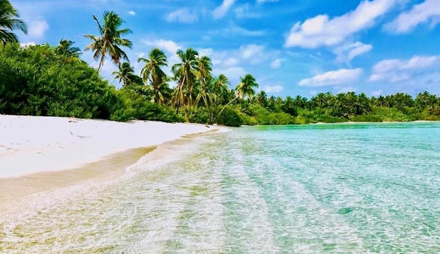 White Maakana Lodge Maldives