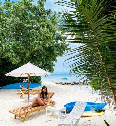 Rasdhoo Hotel | Summer Vibes Beach Front