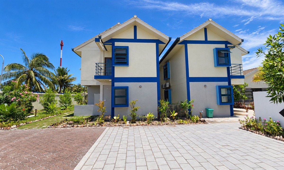 Gan House | Long Beach Laamu