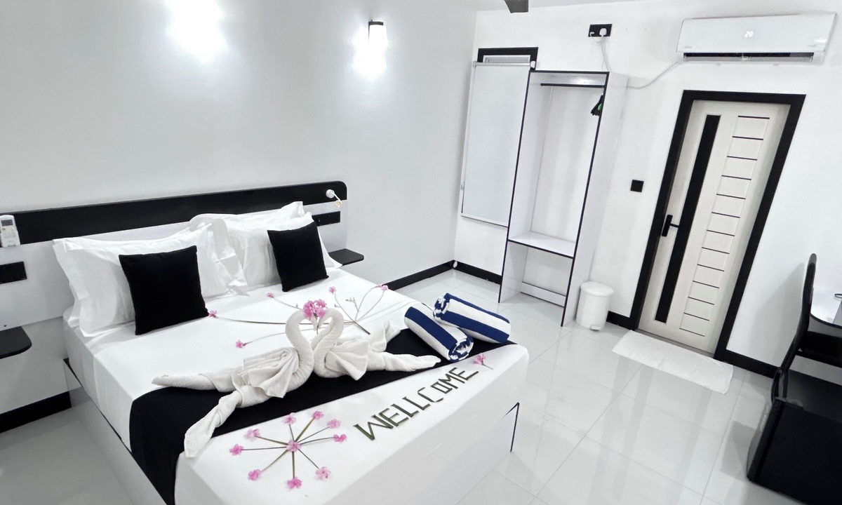 Mathiveri House | Alyraa sunsets