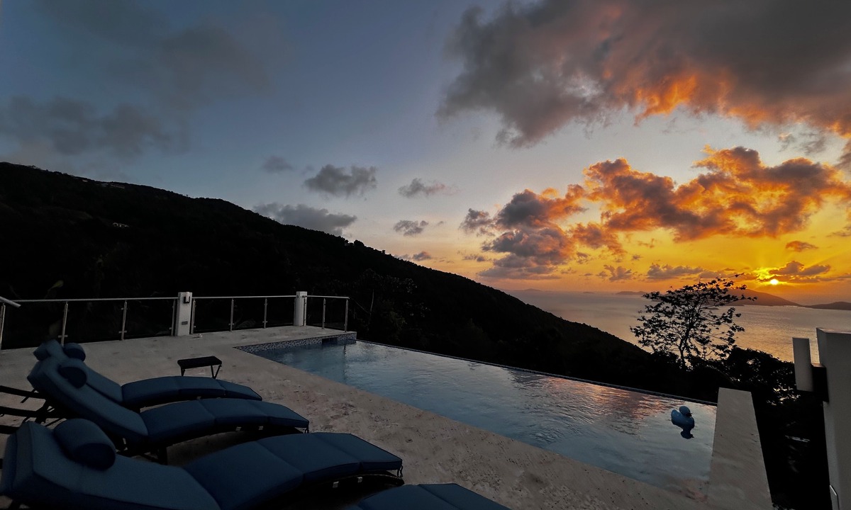 Road Town Villa | Zafira Luxe 4-Bedroom Villa with Infinity Pool, Sauna, Steam & Amazing Sunsets