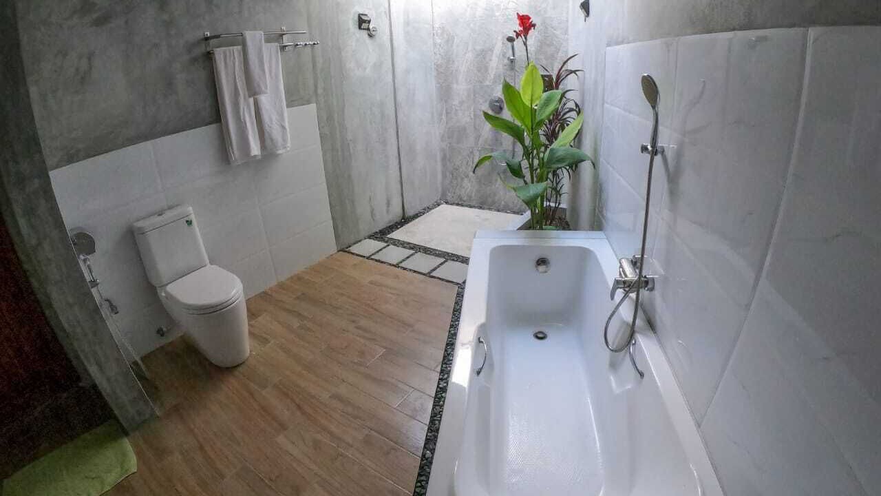 Photo of Bathroom in Fuvahmulah