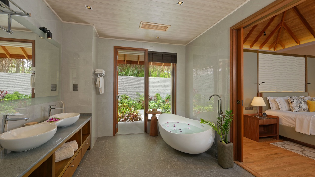 Photo of Bathroom in Baros Island