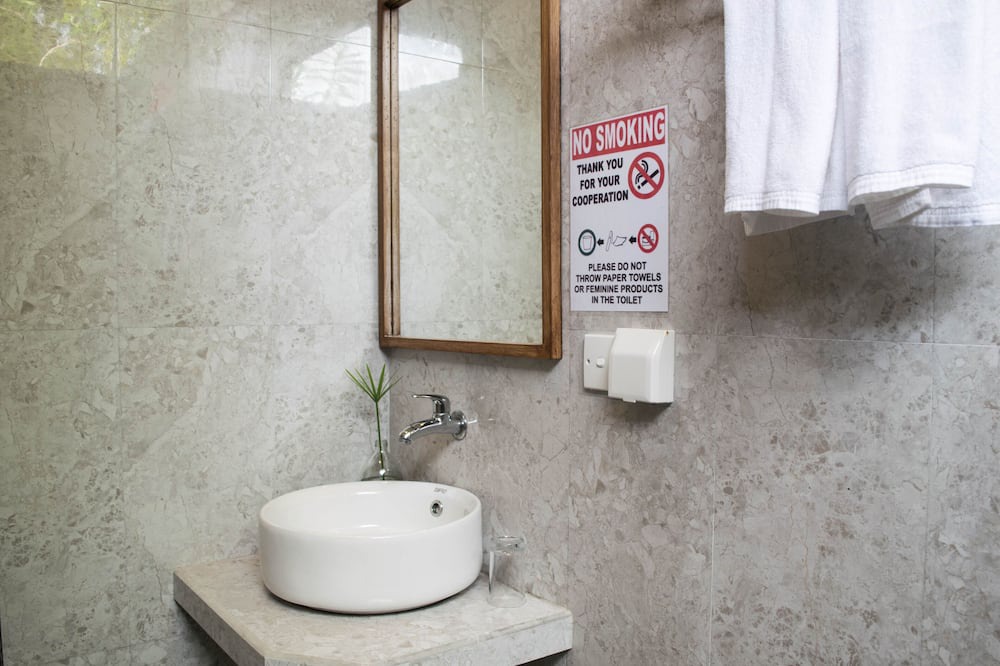 Photo of Bathroom in Dhigurah