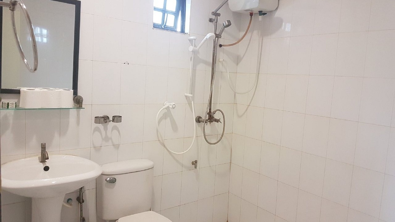 Photo of Bathroom in Thulusdhoo Island