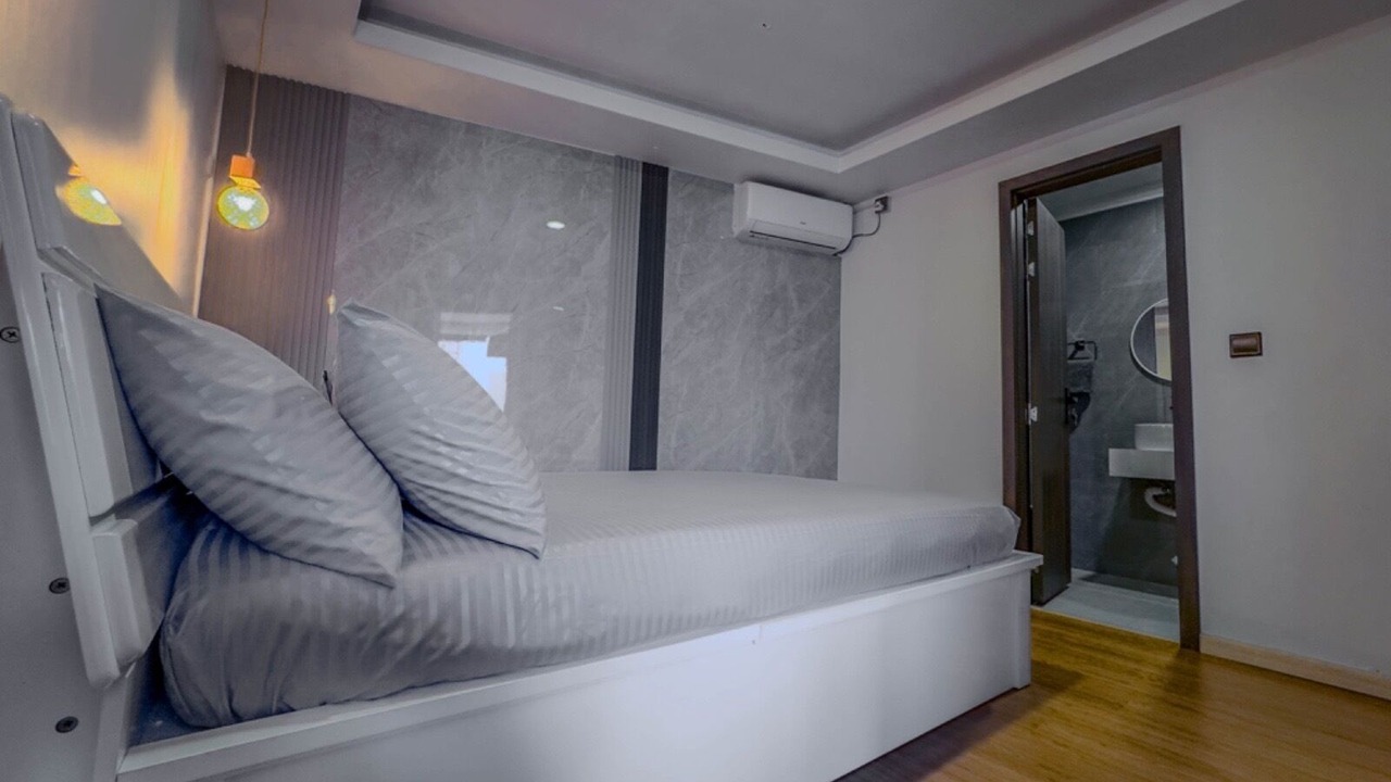 Photo of Bedroom in Male